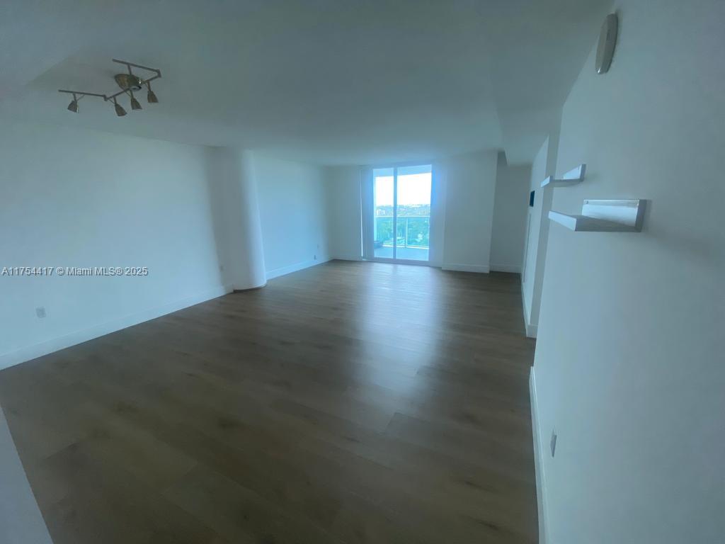 SKYLINE ON BRICKELL CONDO - Residential