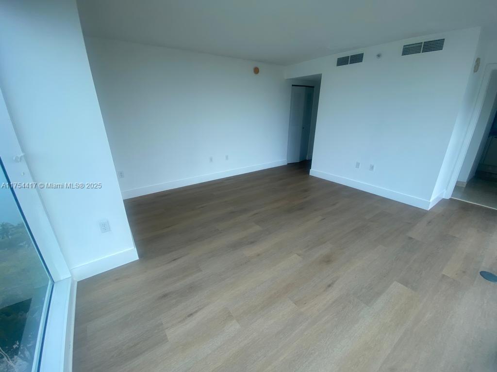SKYLINE ON BRICKELL CONDO - Residential