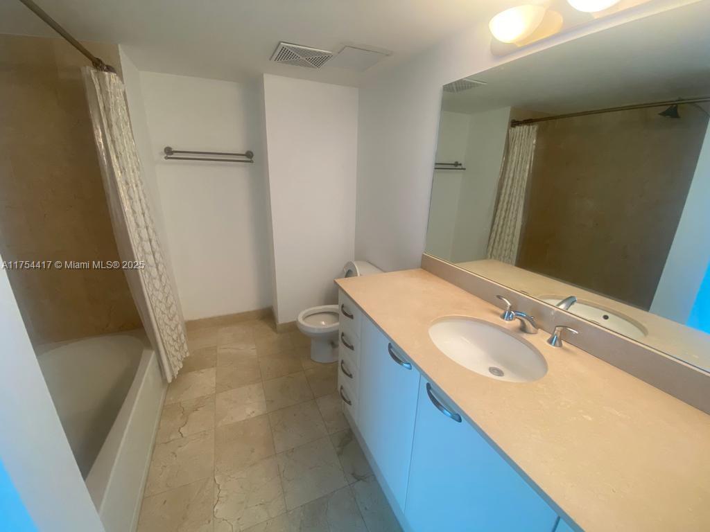 SKYLINE ON BRICKELL CONDO - Residential