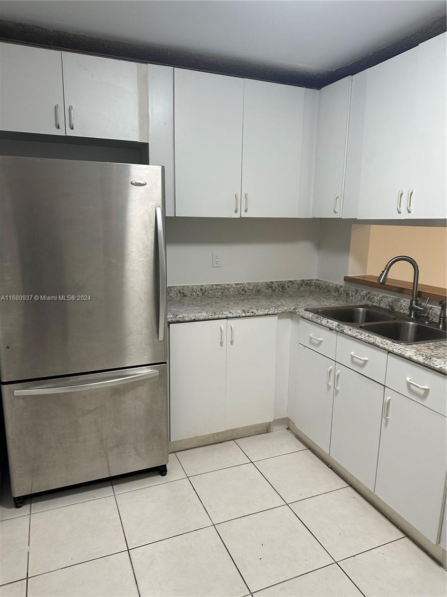 HORIZONS WEST CONDO #6 - Residential Lease