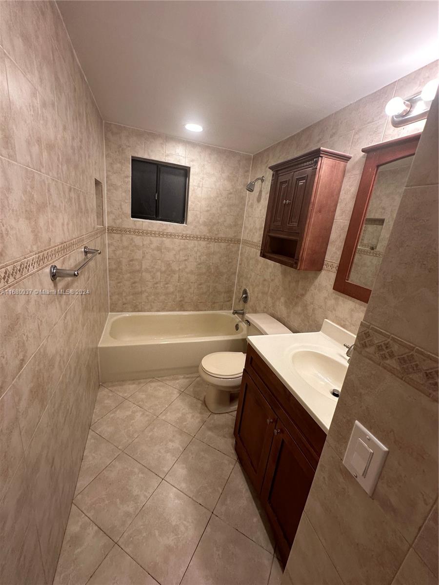 HORIZONS WEST CONDO #6 - Residential Lease