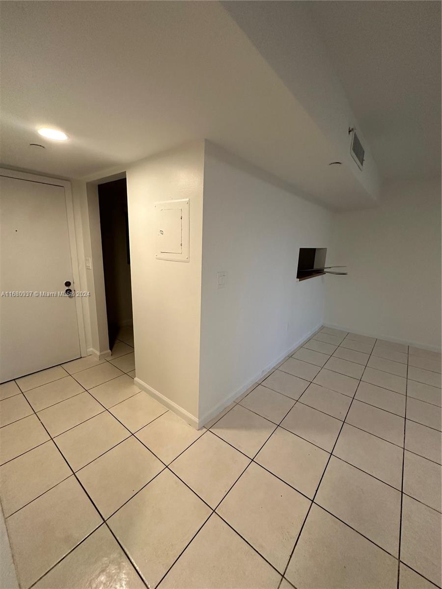 HORIZONS WEST CONDO #6 - Residential Lease