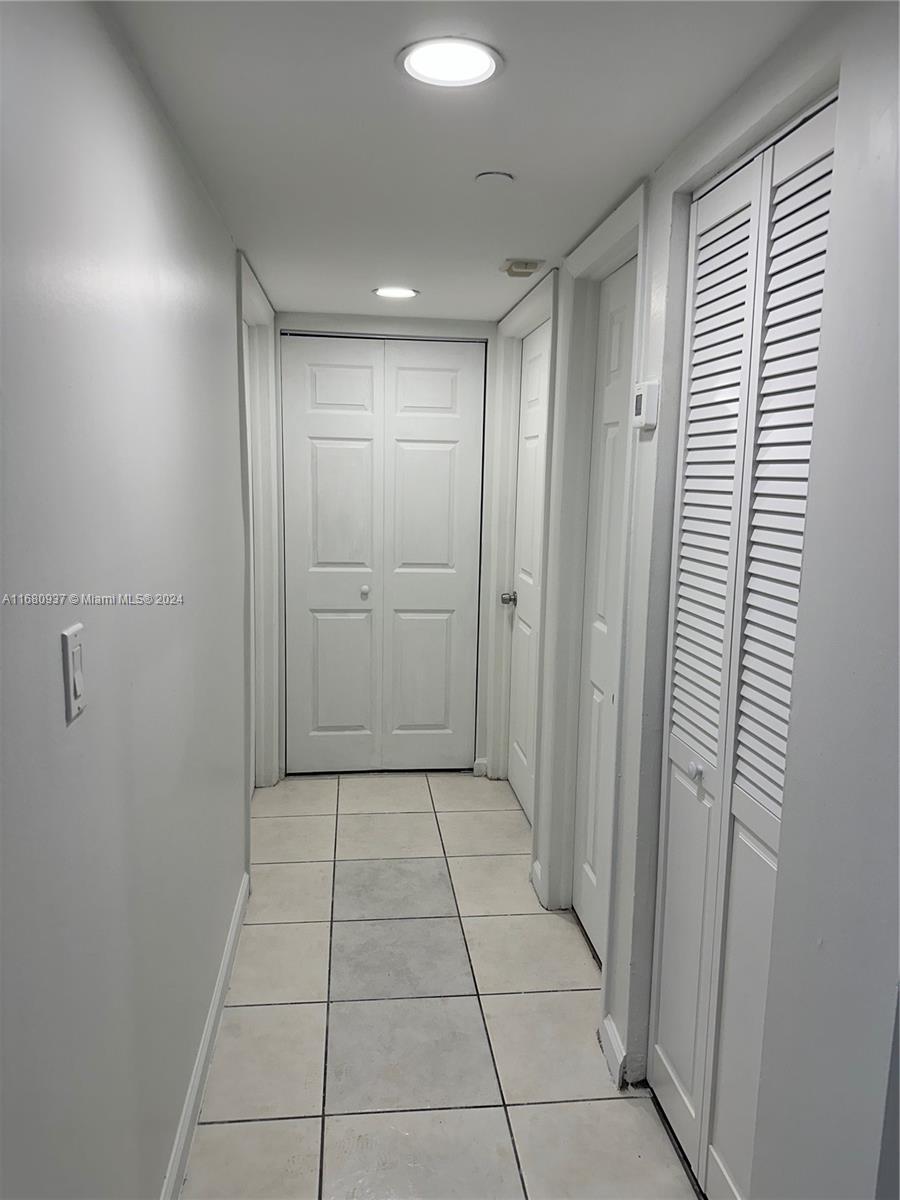 HORIZONS WEST CONDO #6 - Residential Lease