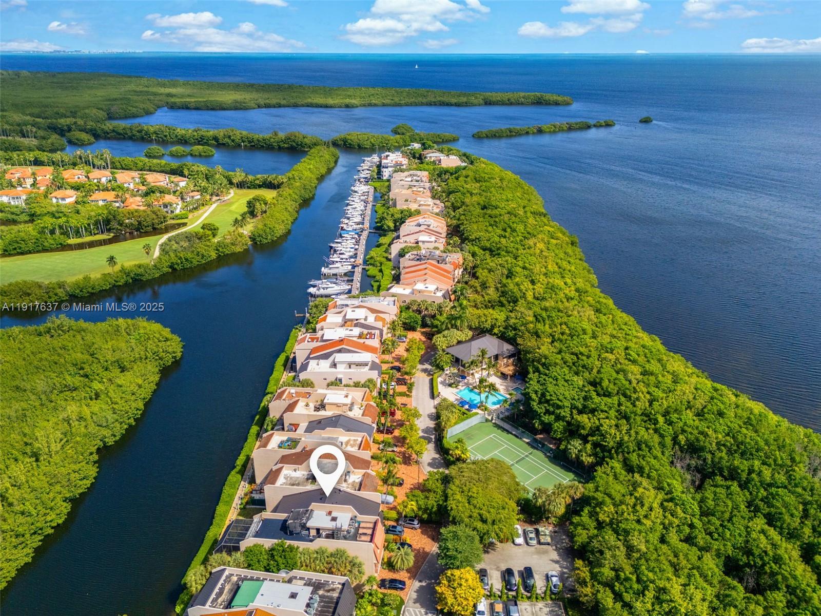 ROYAL HARBOUR YACHT CLUB - Residential