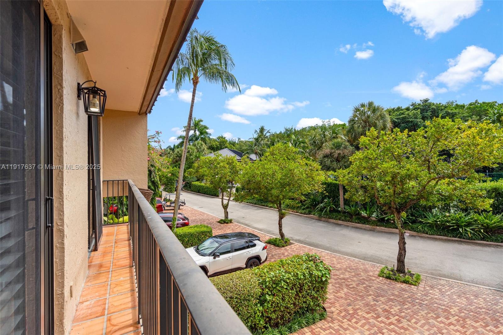 ROYAL HARBOUR YACHT CLUB - Residential
