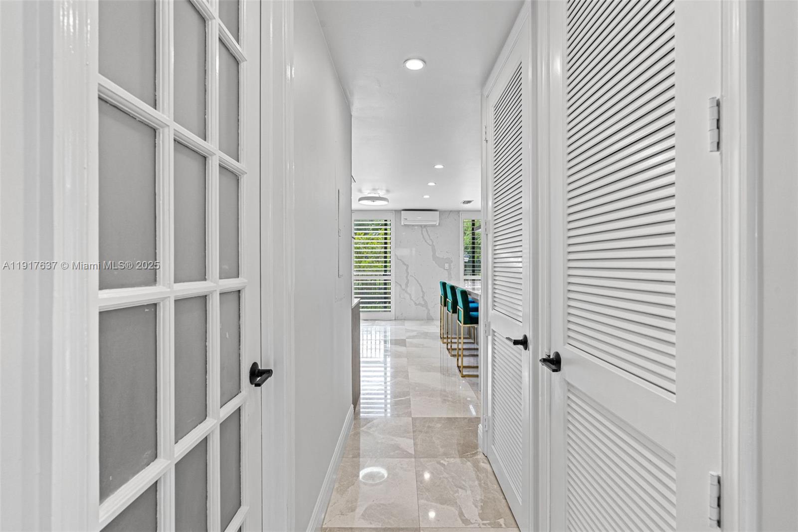 ROYAL HARBOUR YACHT CLUB - Residential