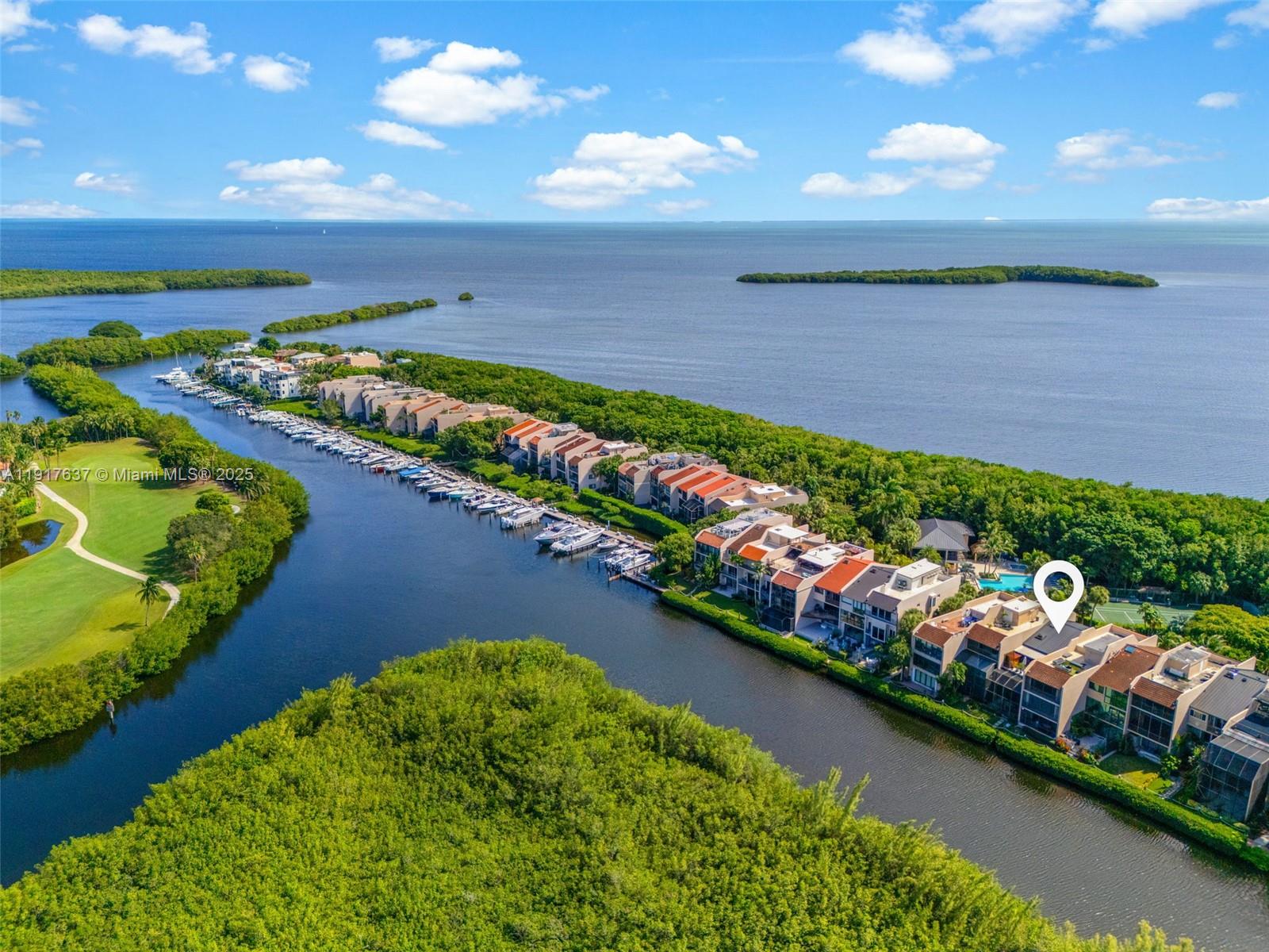 ROYAL HARBOUR YACHT CLUB - Residential