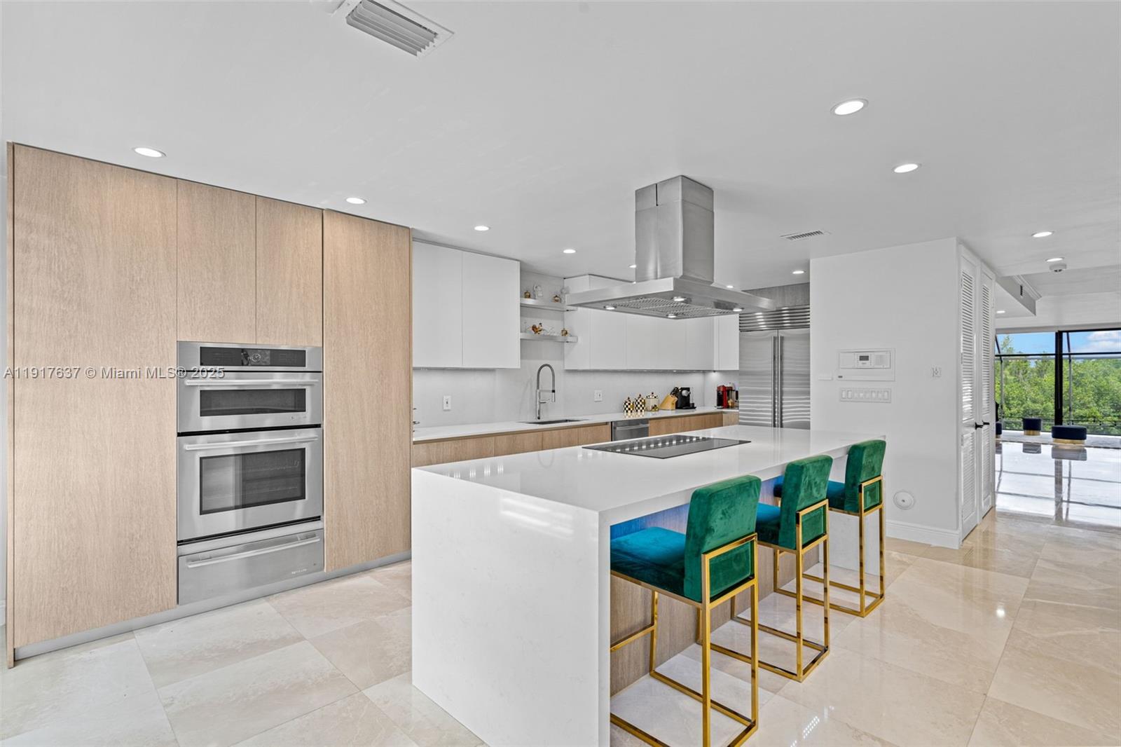 ROYAL HARBOUR YACHT CLUB - Residential