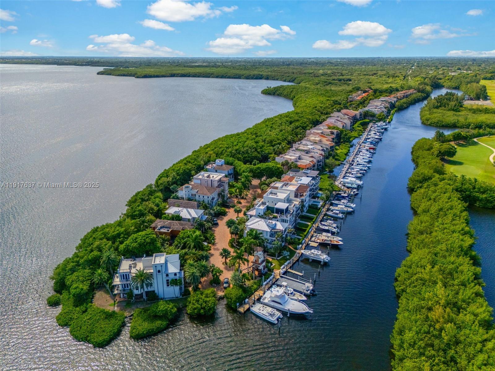 ROYAL HARBOUR YACHT CLUB - Residential