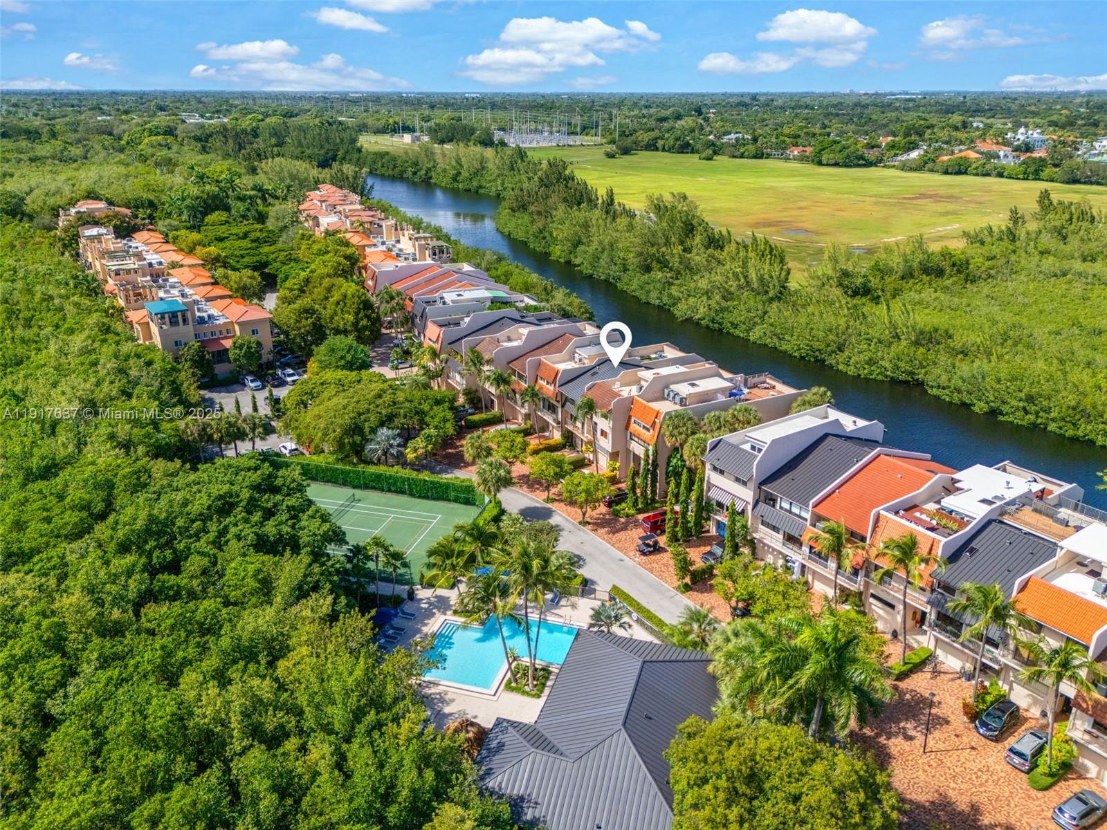 ROYAL HARBOUR YACHT CLUB - Residential