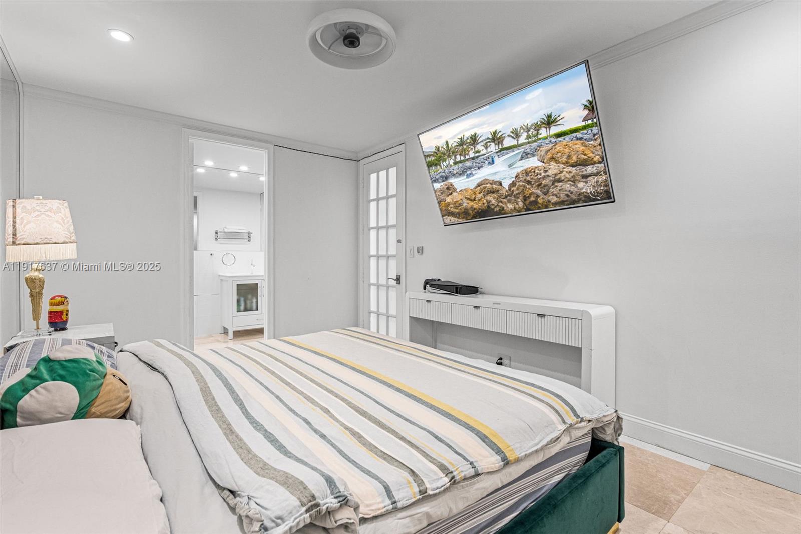 ROYAL HARBOUR YACHT CLUB - Residential