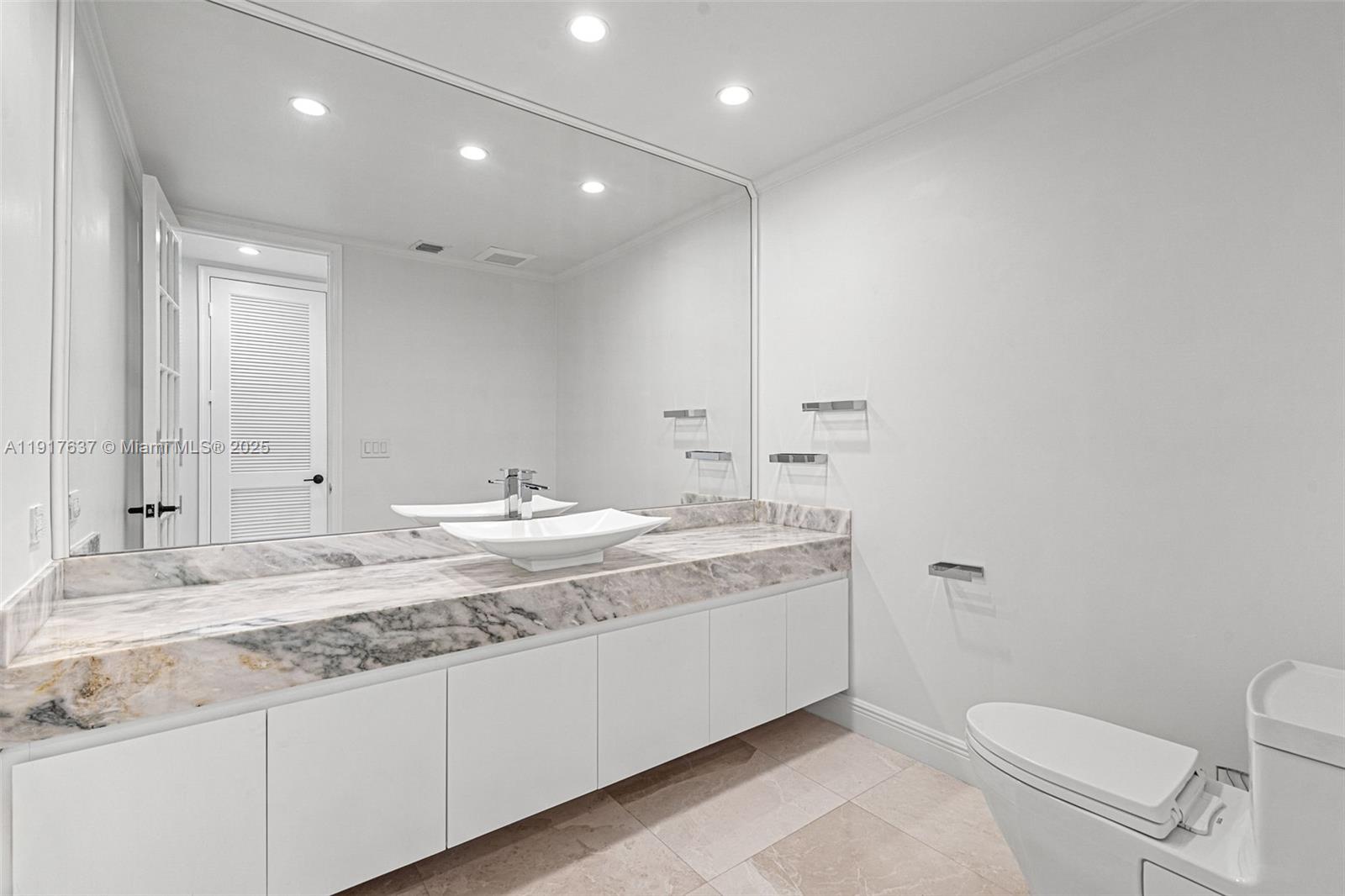 ROYAL HARBOUR YACHT CLUB - Residential