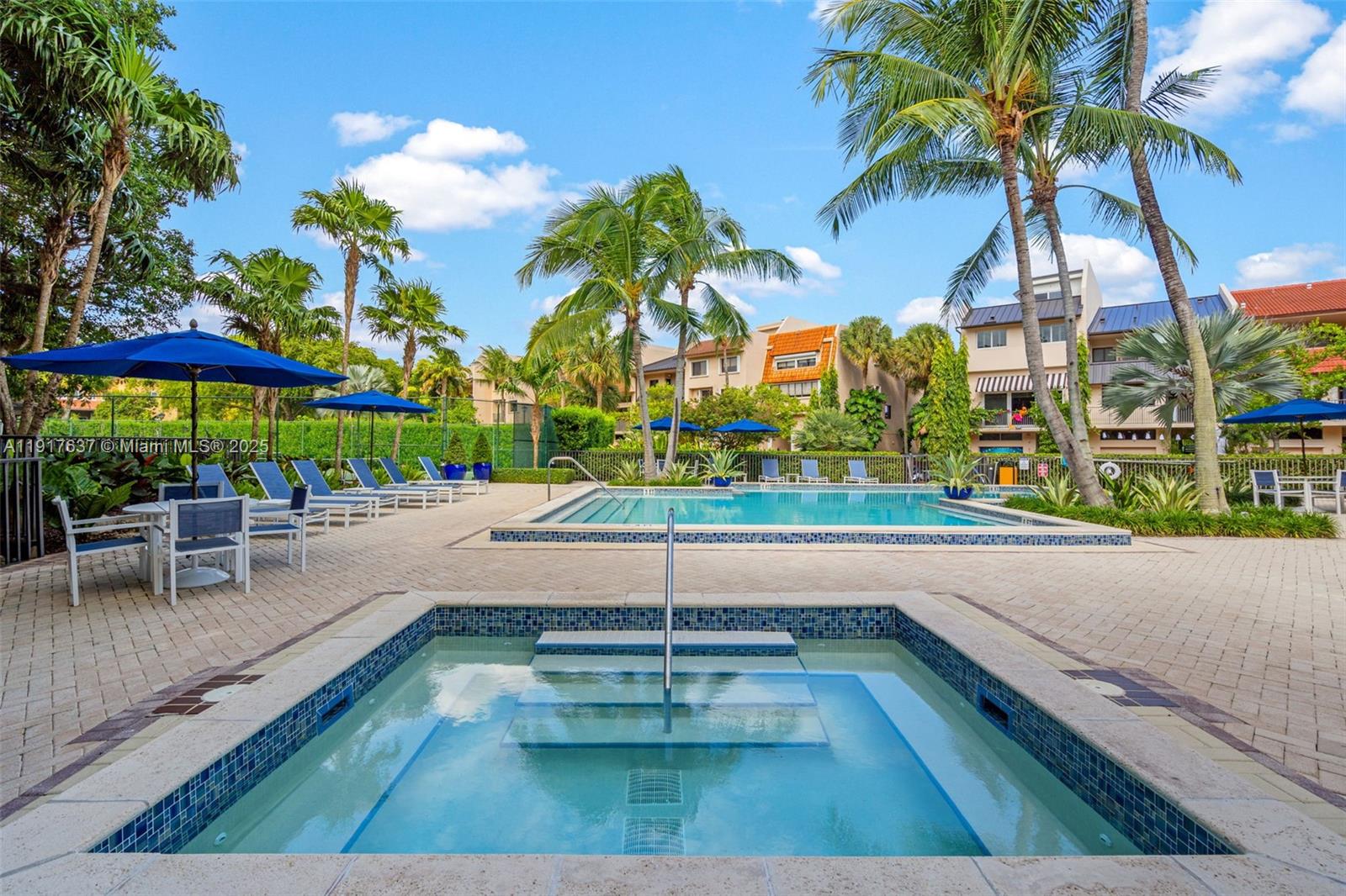 ROYAL HARBOUR YACHT CLUB - Residential