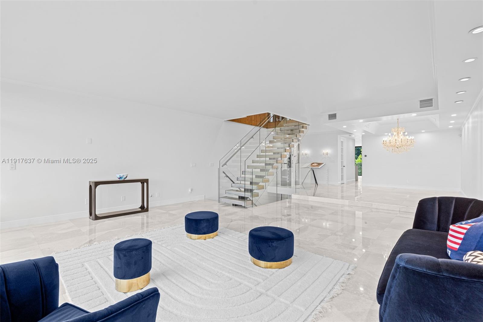 ROYAL HARBOUR YACHT CLUB - Residential