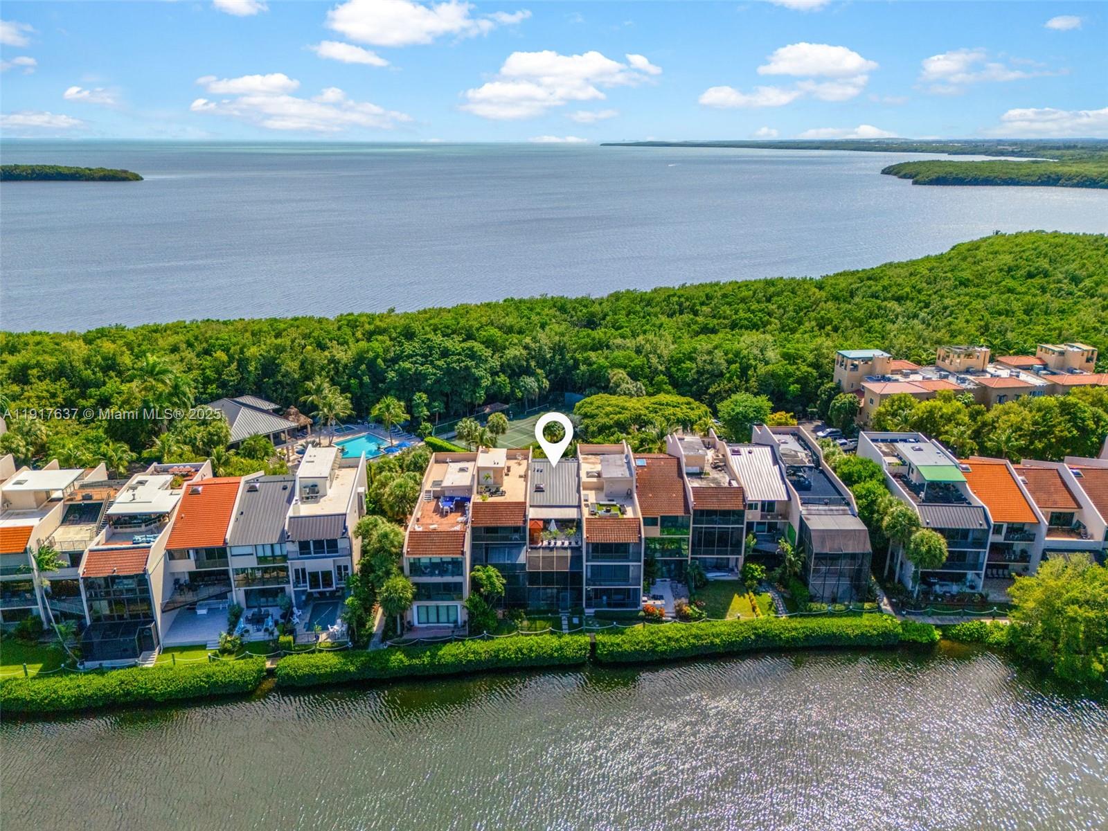 ROYAL HARBOUR YACHT CLUB - Residential