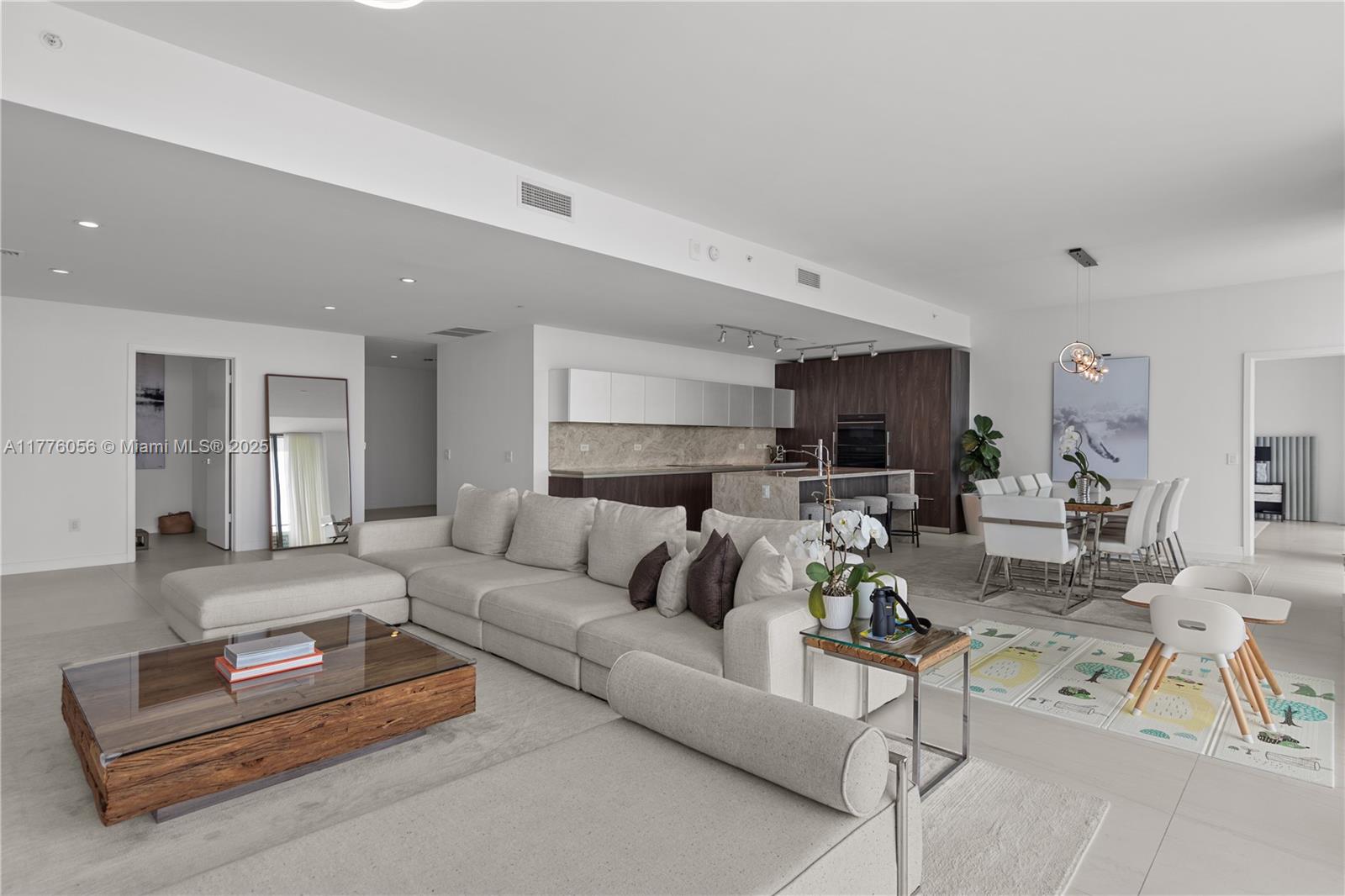 ONE PARAISO CONDO - Residential