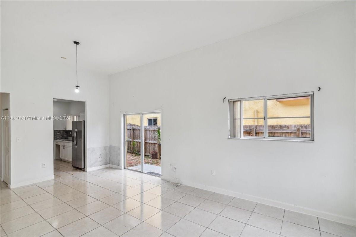 MEGHANS PLACE - Residential