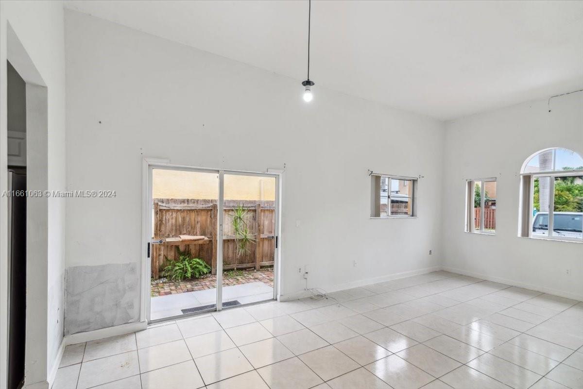 MEGHANS PLACE - Residential