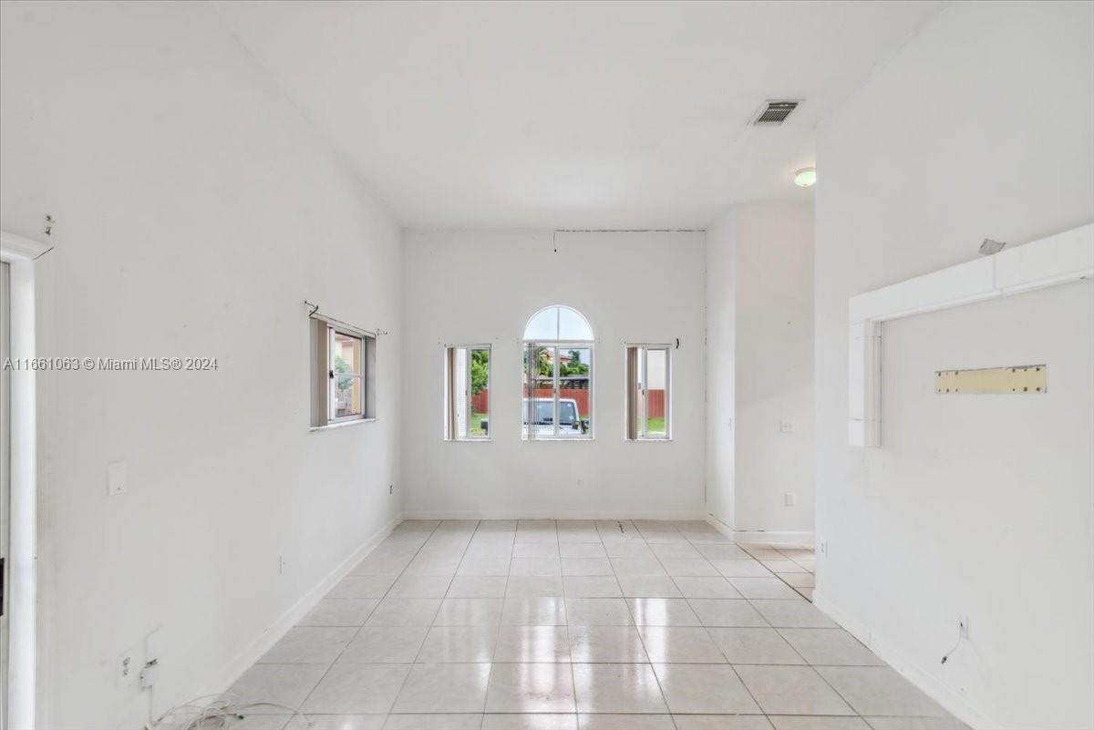 MEGHANS PLACE - Residential