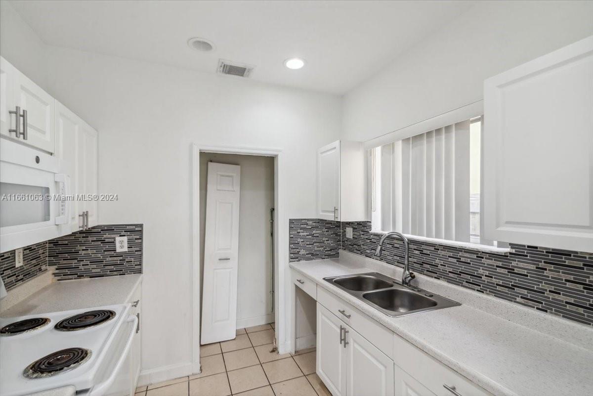 MEGHANS PLACE - Residential