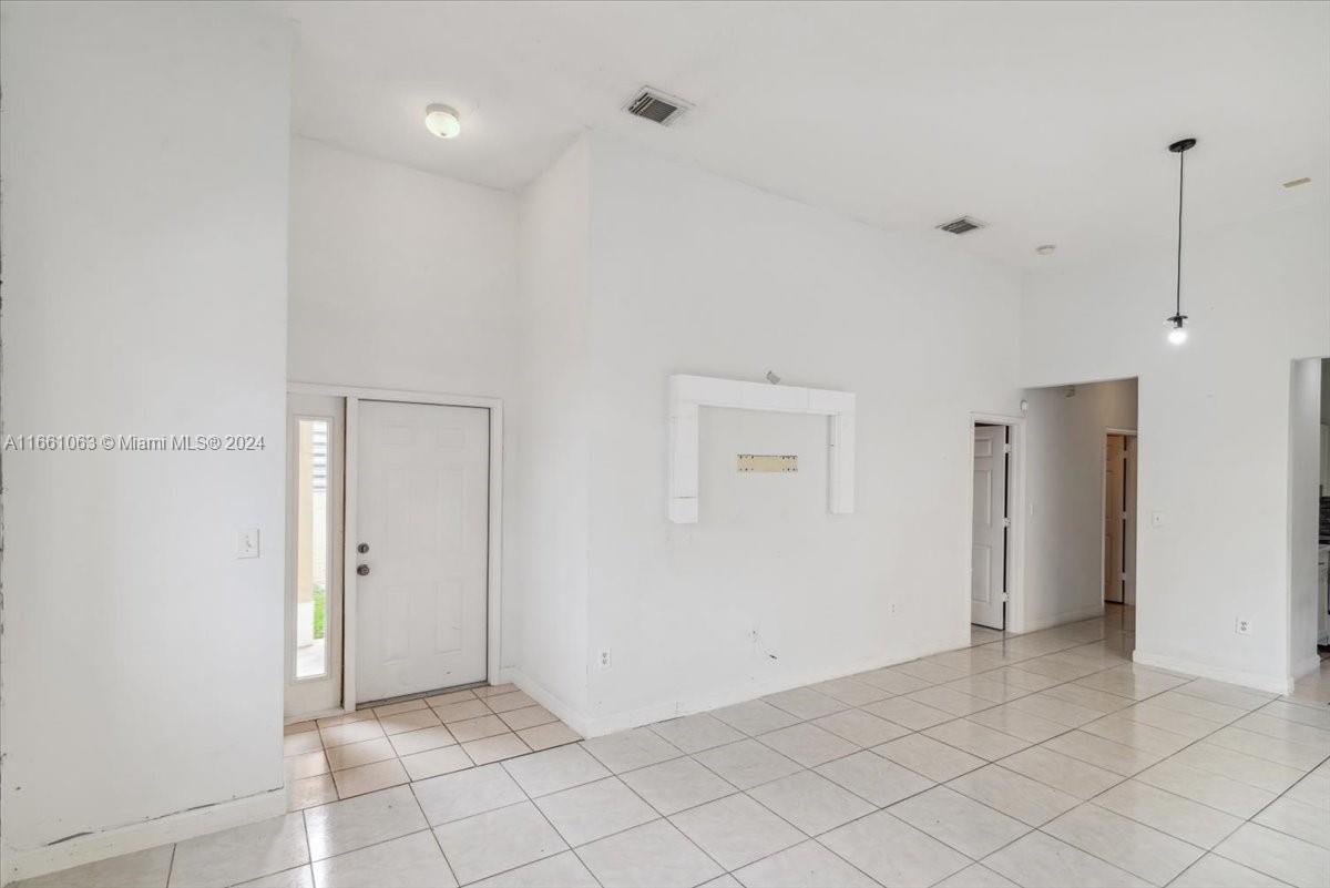 MEGHANS PLACE - Residential