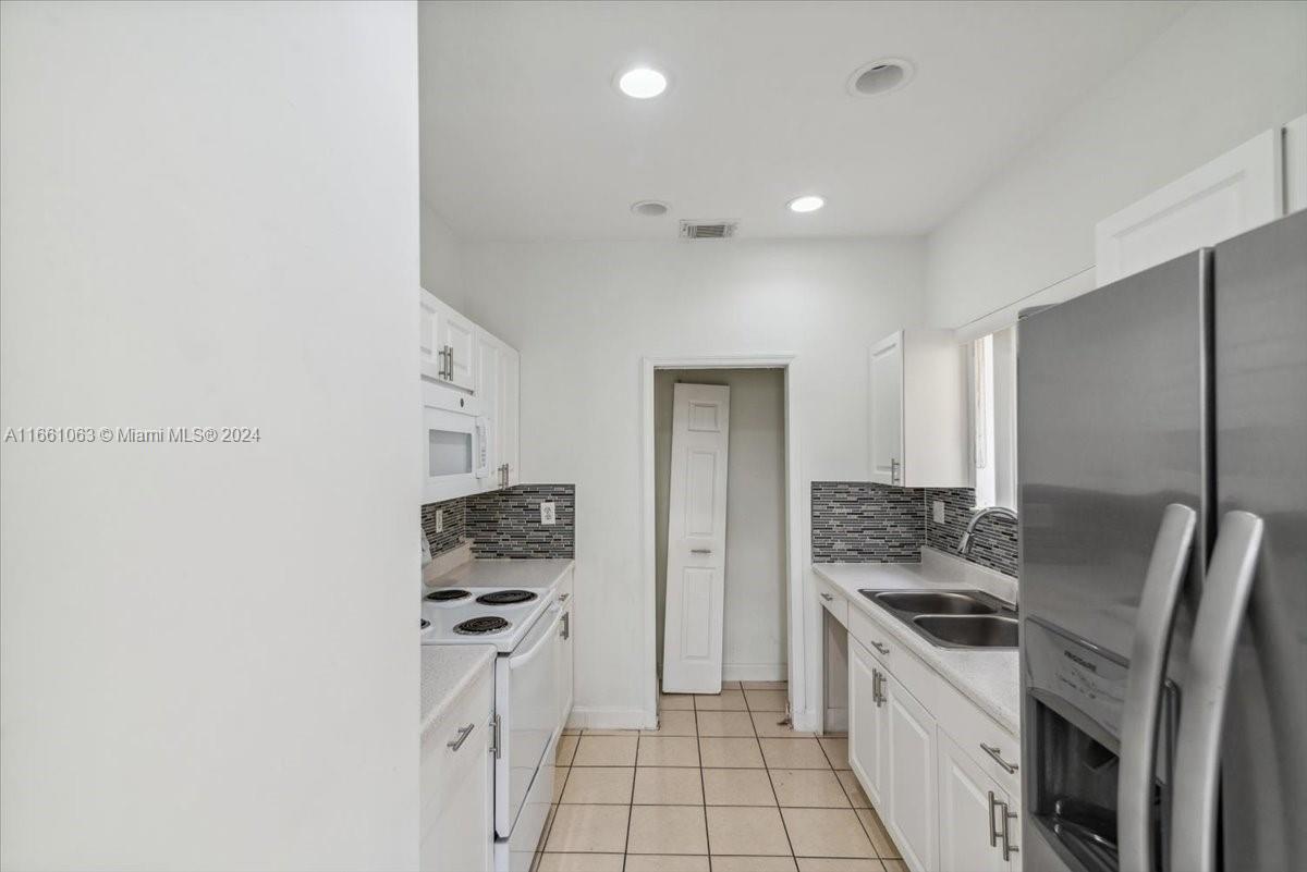 MEGHANS PLACE - Residential