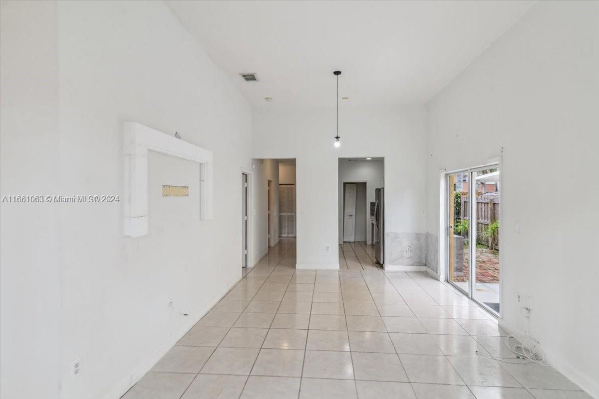 MEGHANS PLACE - Residential