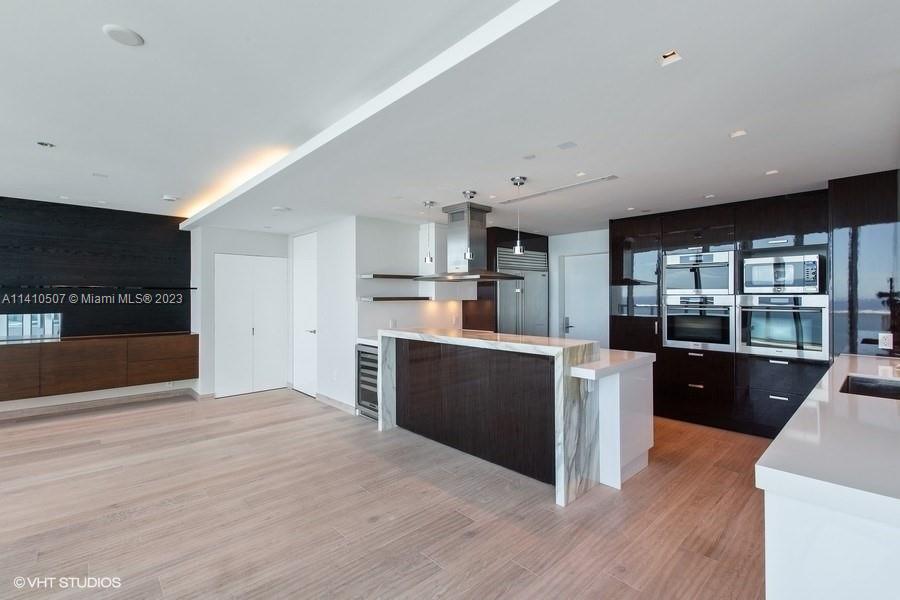 JADE BEACH - Residential