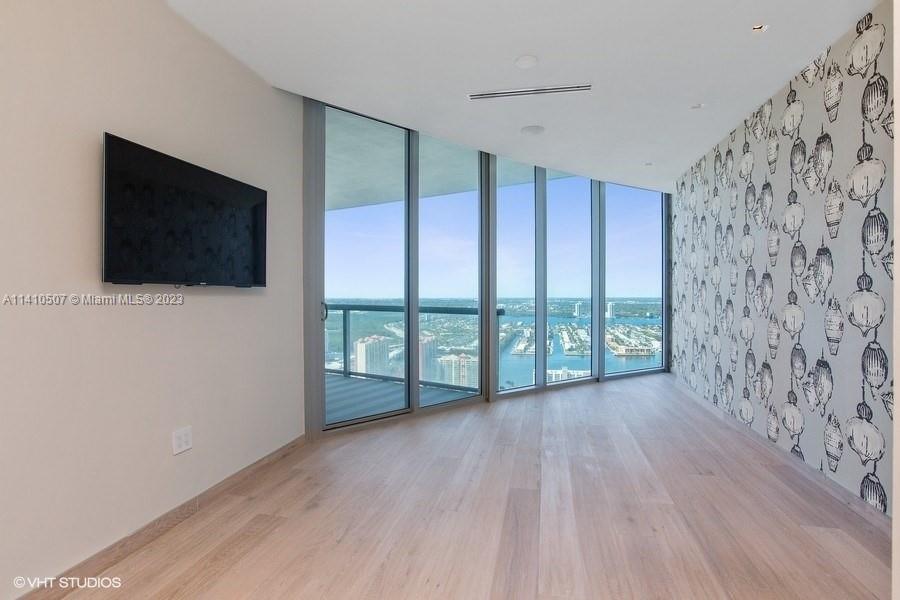 JADE BEACH - Residential