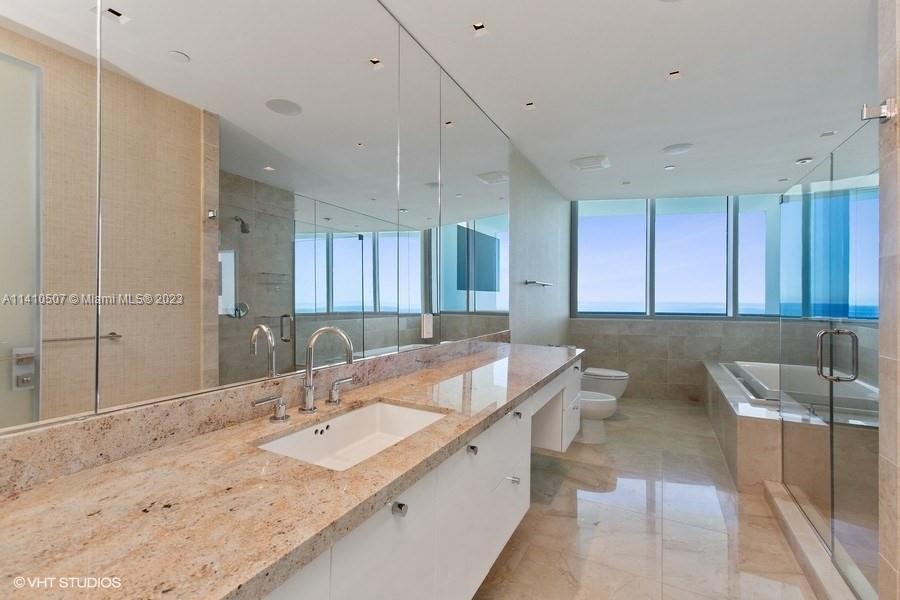 JADE BEACH - Residential