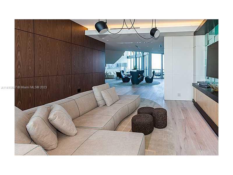 JADE BEACH - Residential