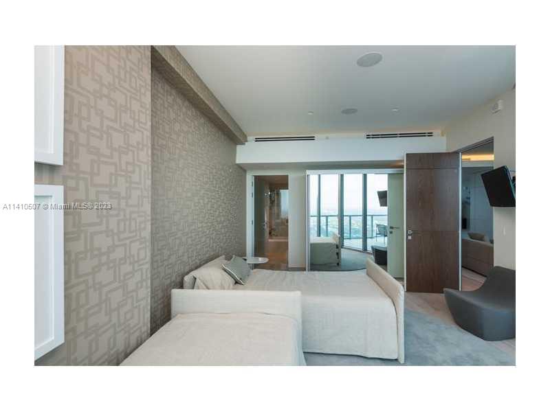 JADE BEACH - Residential