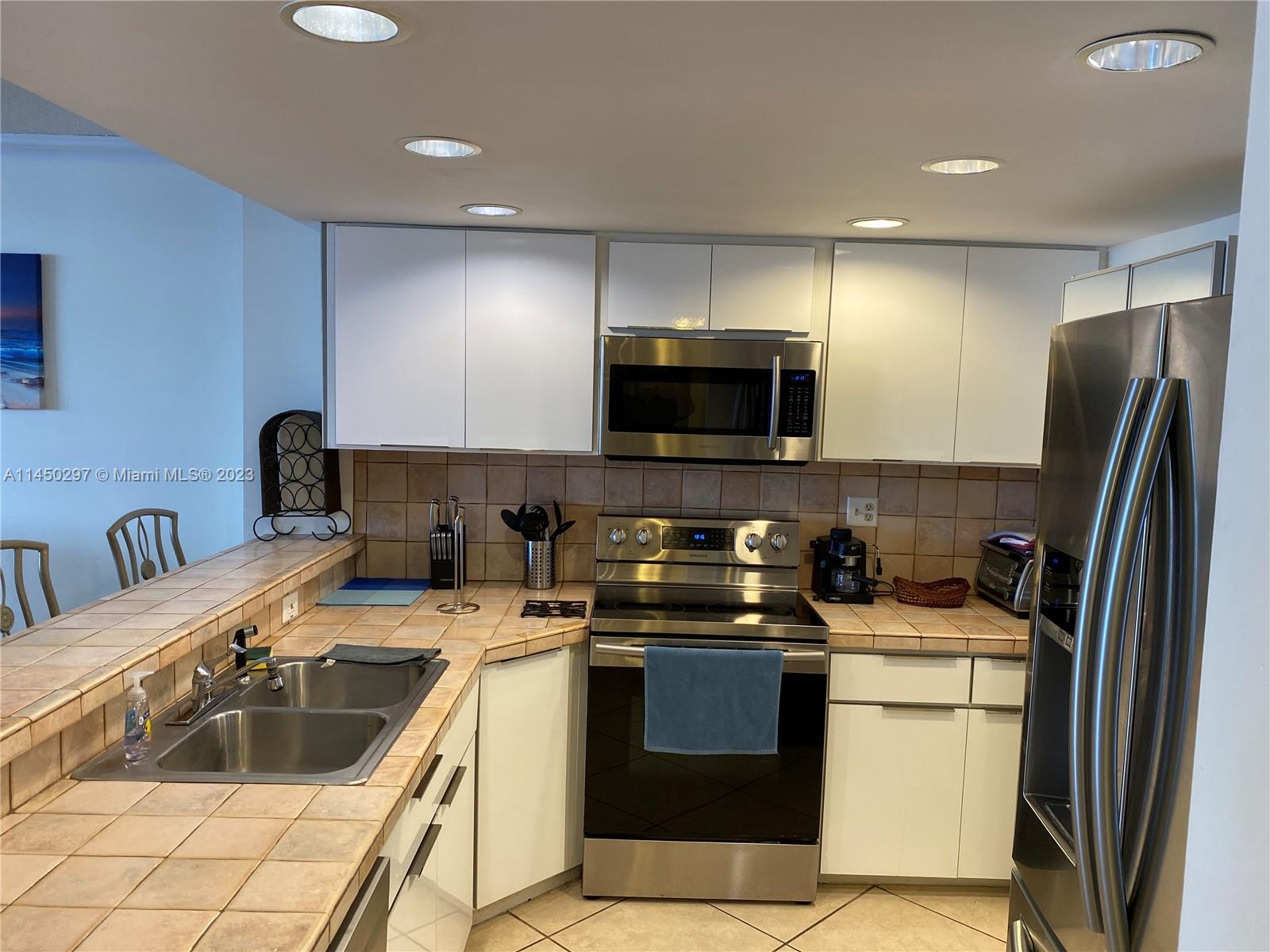 SEA AIR TOWERS CONDO - Residential