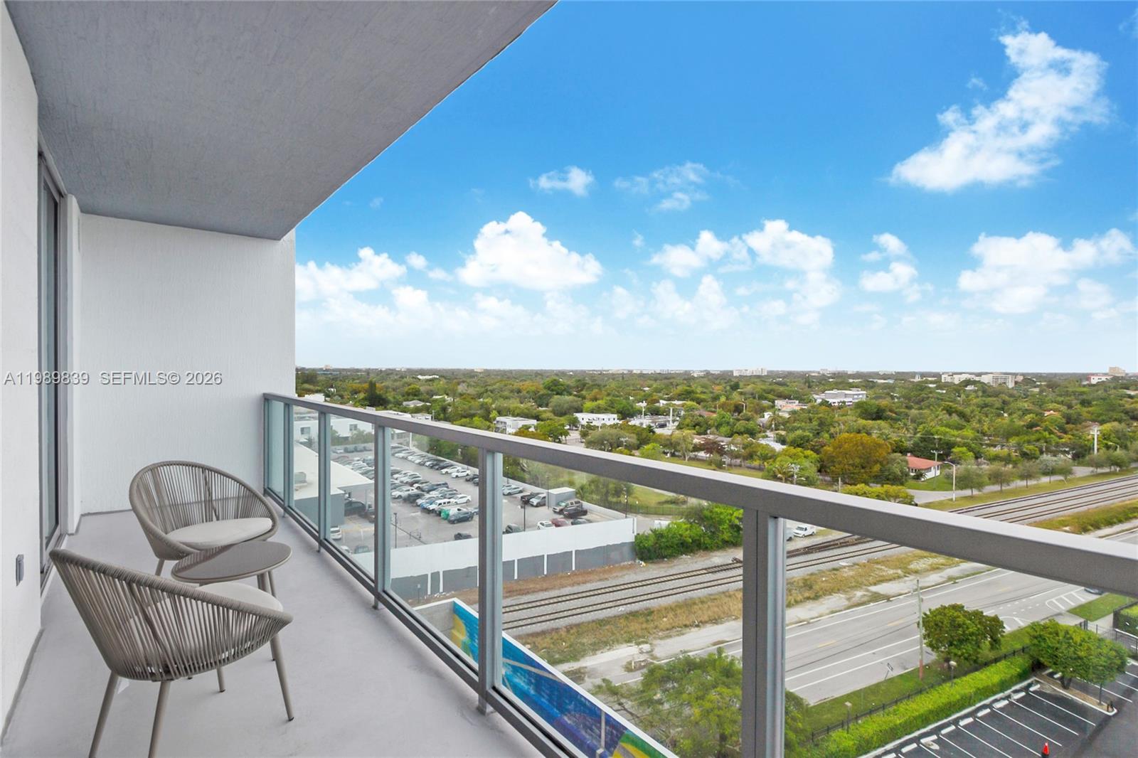 QUADRO CONDO - Residential