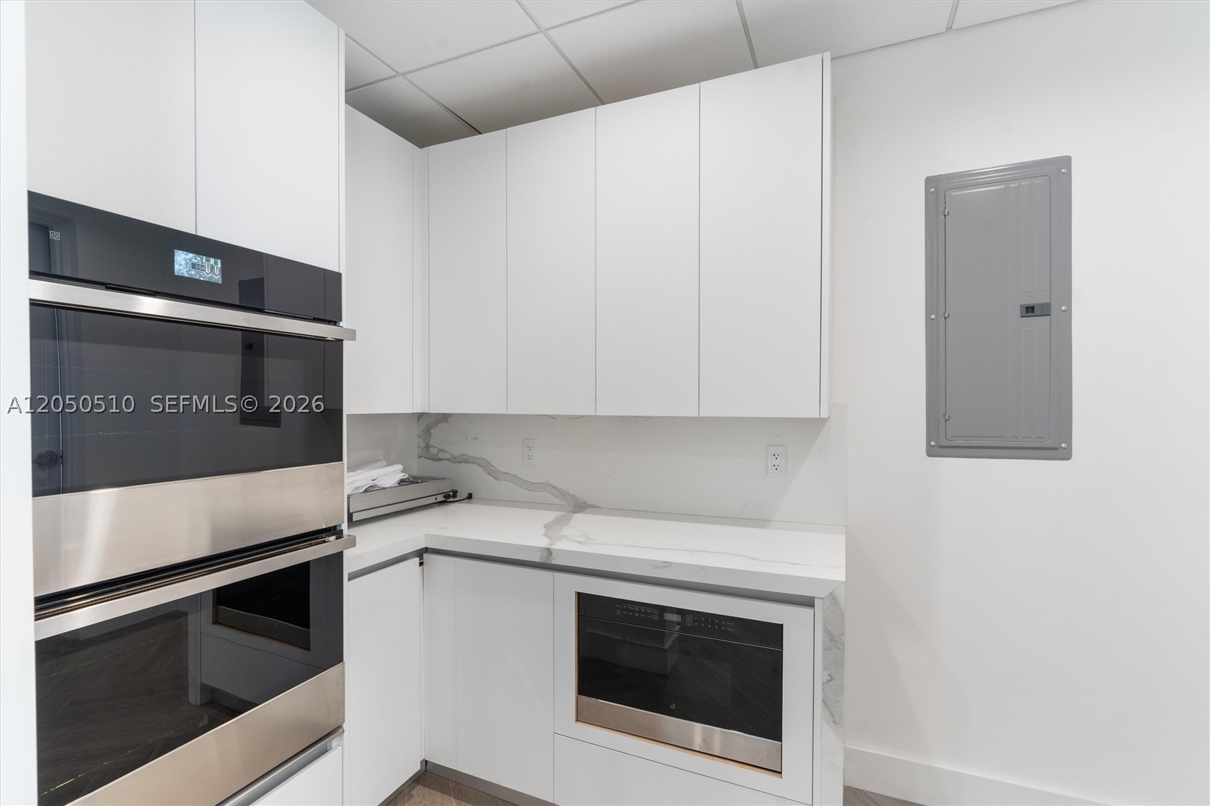 HARBOURAGE PLACE CONDO - Residential
