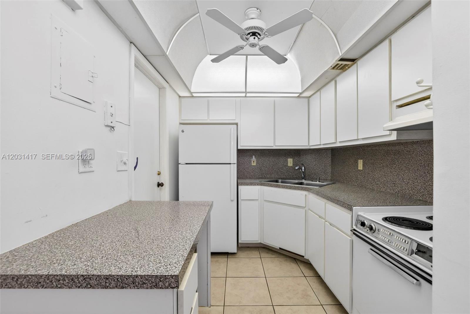 OAKLAND GROVE VILLAGE CON - Residential