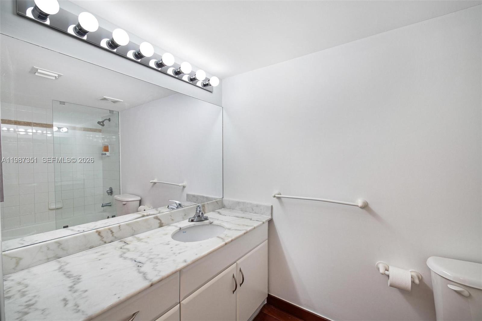 THE CLUB AT BRICKELL BAY - Residential