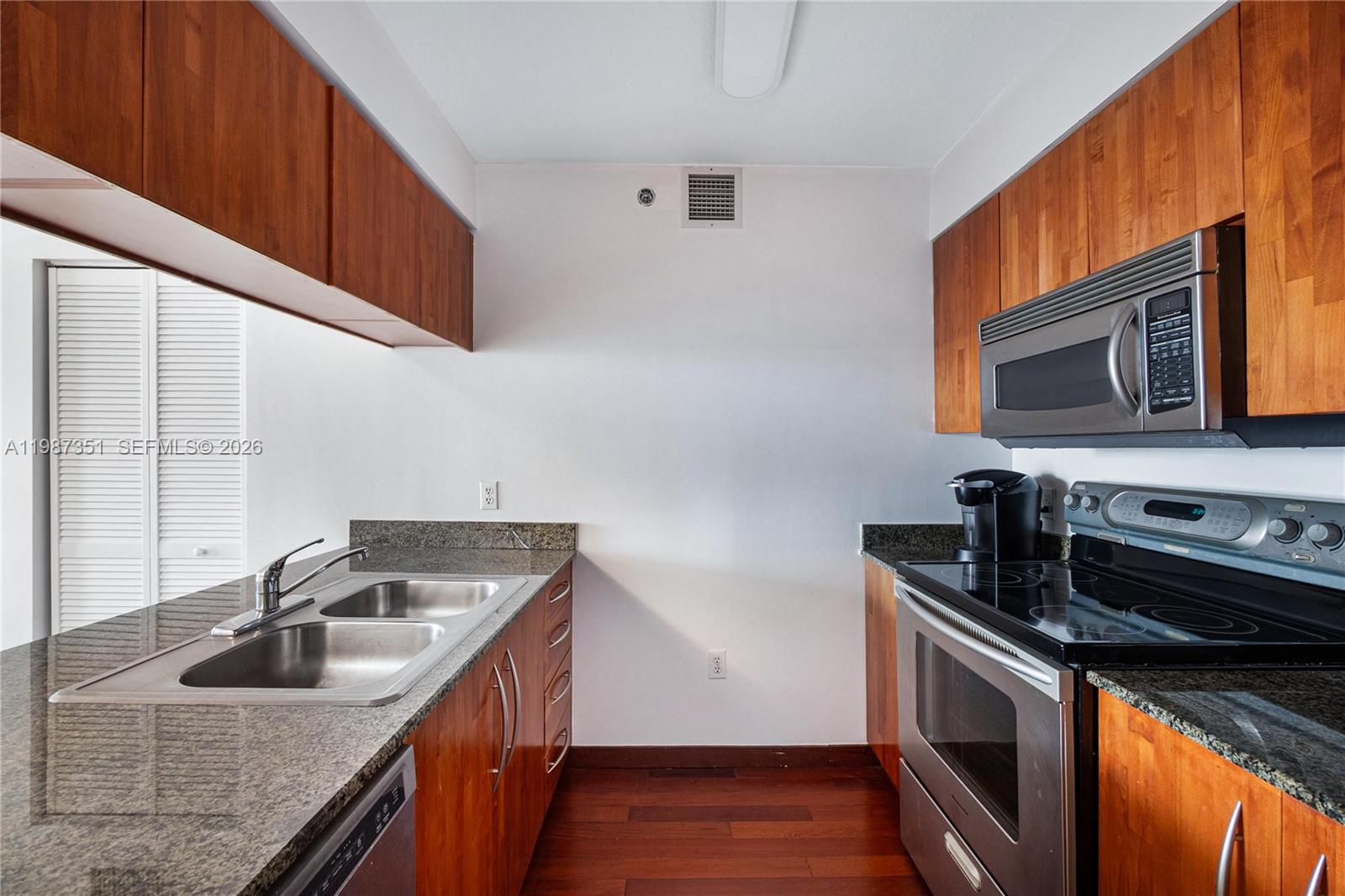 THE CLUB AT BRICKELL BAY - Residential