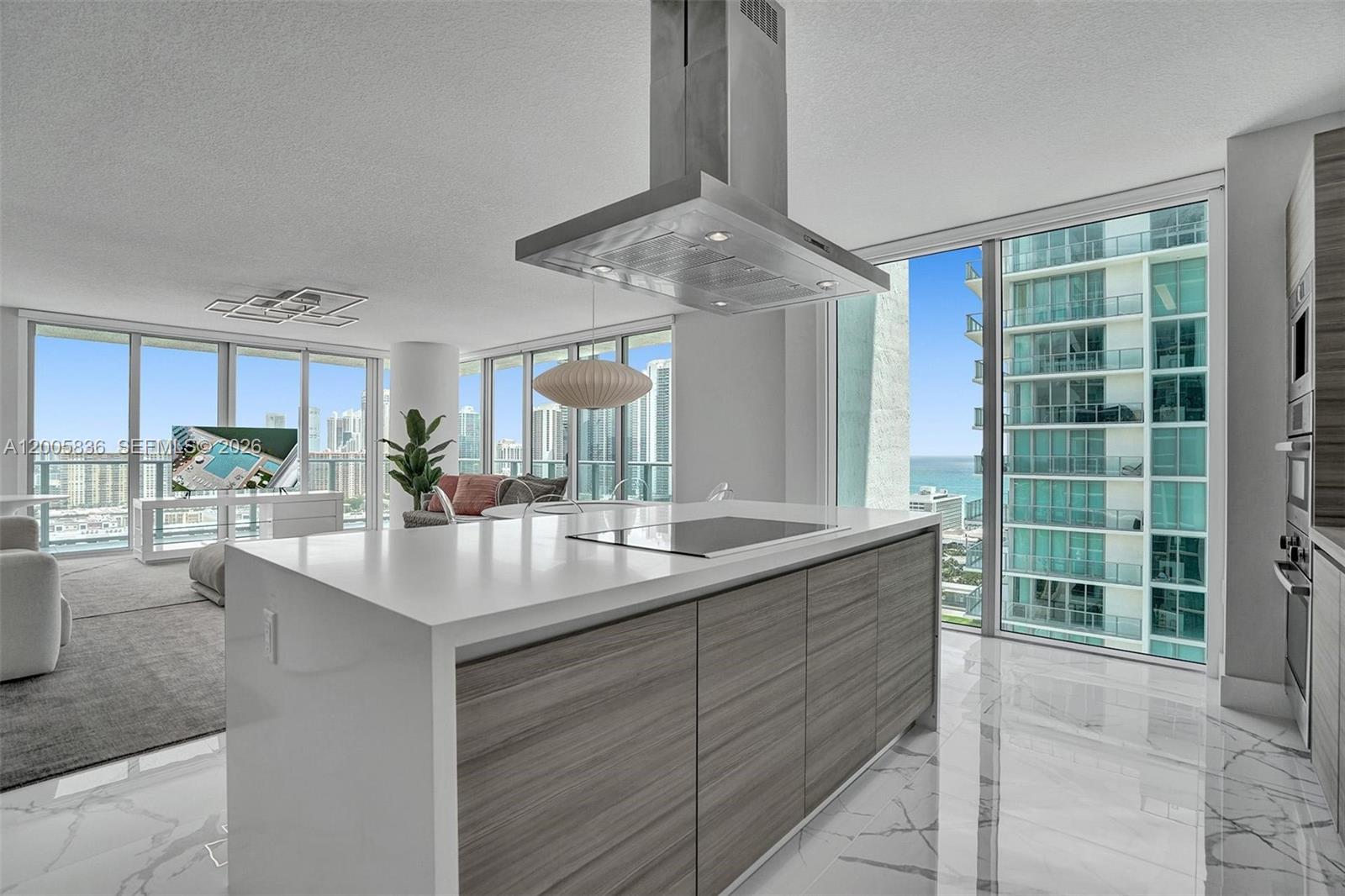 PARQUE TOWERS CONDO - Residential