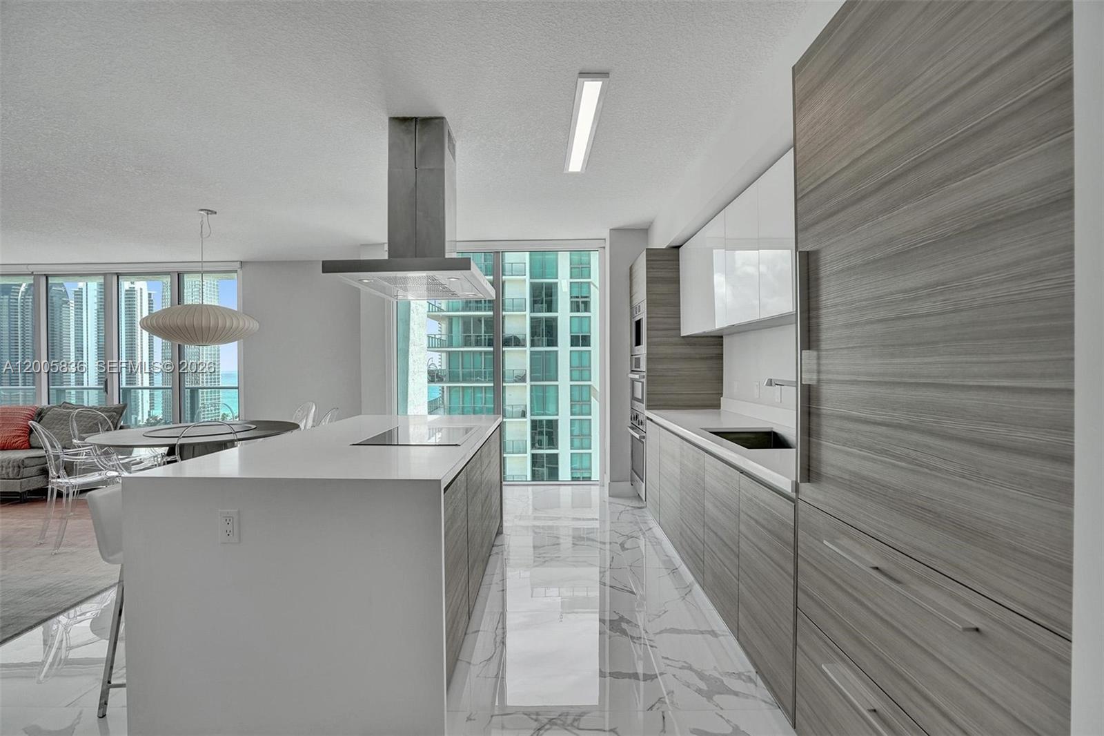 PARQUE TOWERS CONDO - Residential