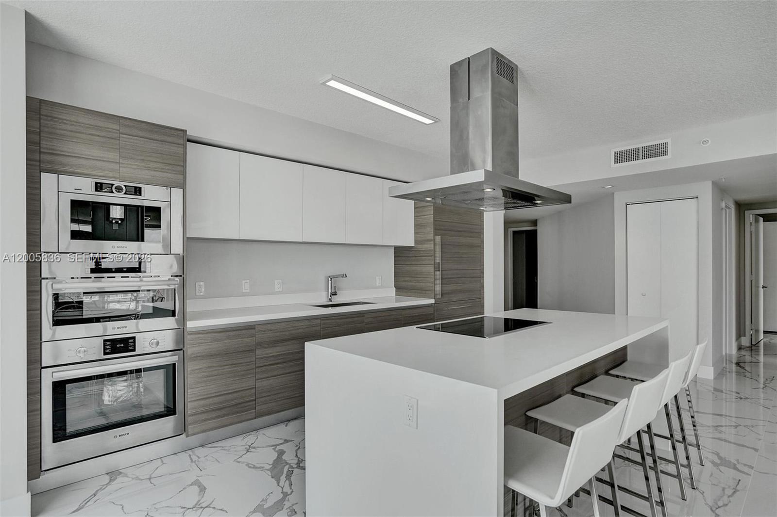 PARQUE TOWERS CONDO - Residential