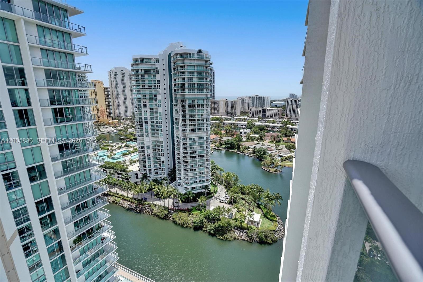 PARQUE TOWERS CONDO - Residential