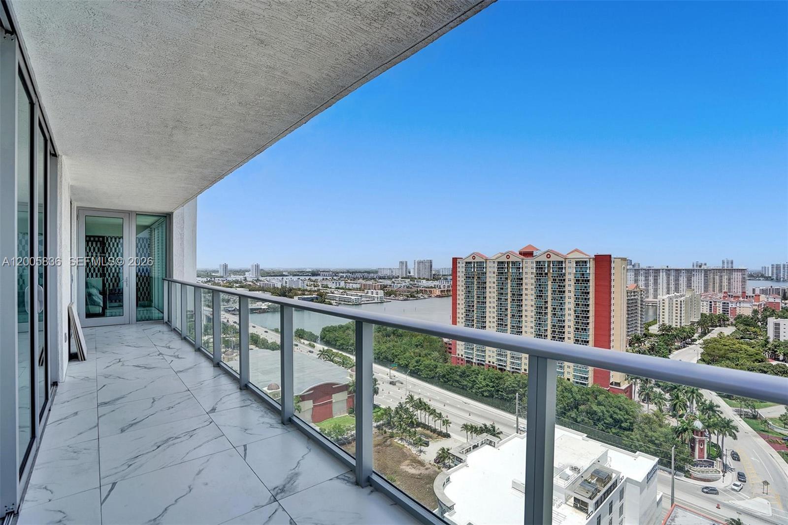 PARQUE TOWERS CONDO - Residential