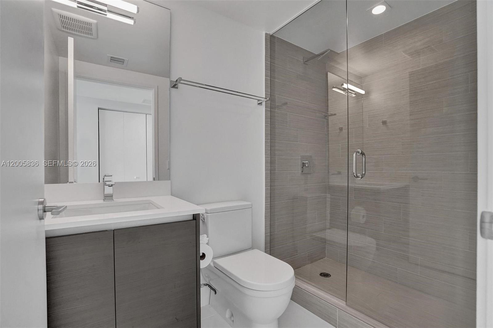 PARQUE TOWERS CONDO - Residential