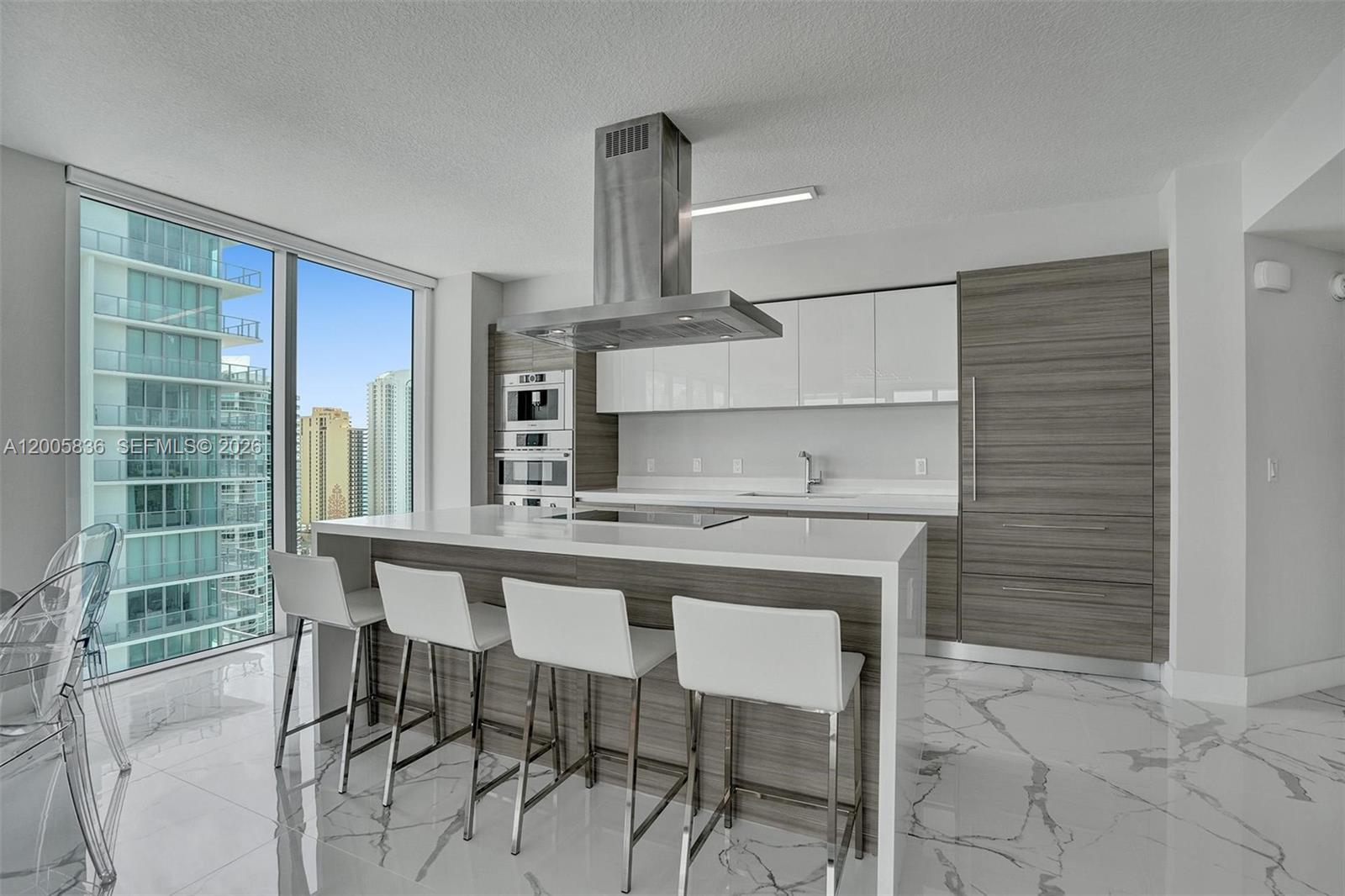 PARQUE TOWERS CONDO - Residential