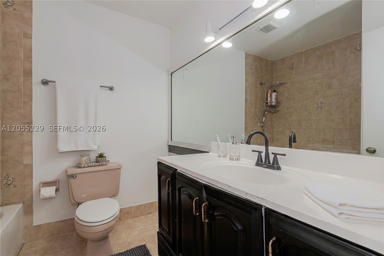 SEVILLA TERRACES CONDO PH - Residential