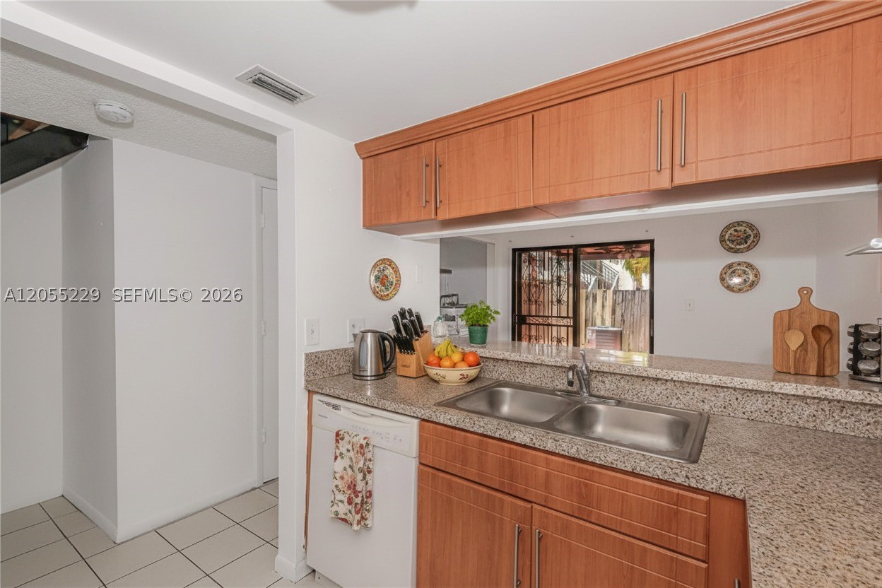 SEVILLA TERRACES CONDO PH - Residential