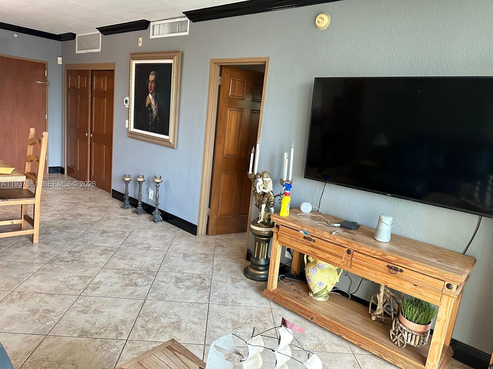 TIDES ON HOLLYWOOD BEACH - Residential