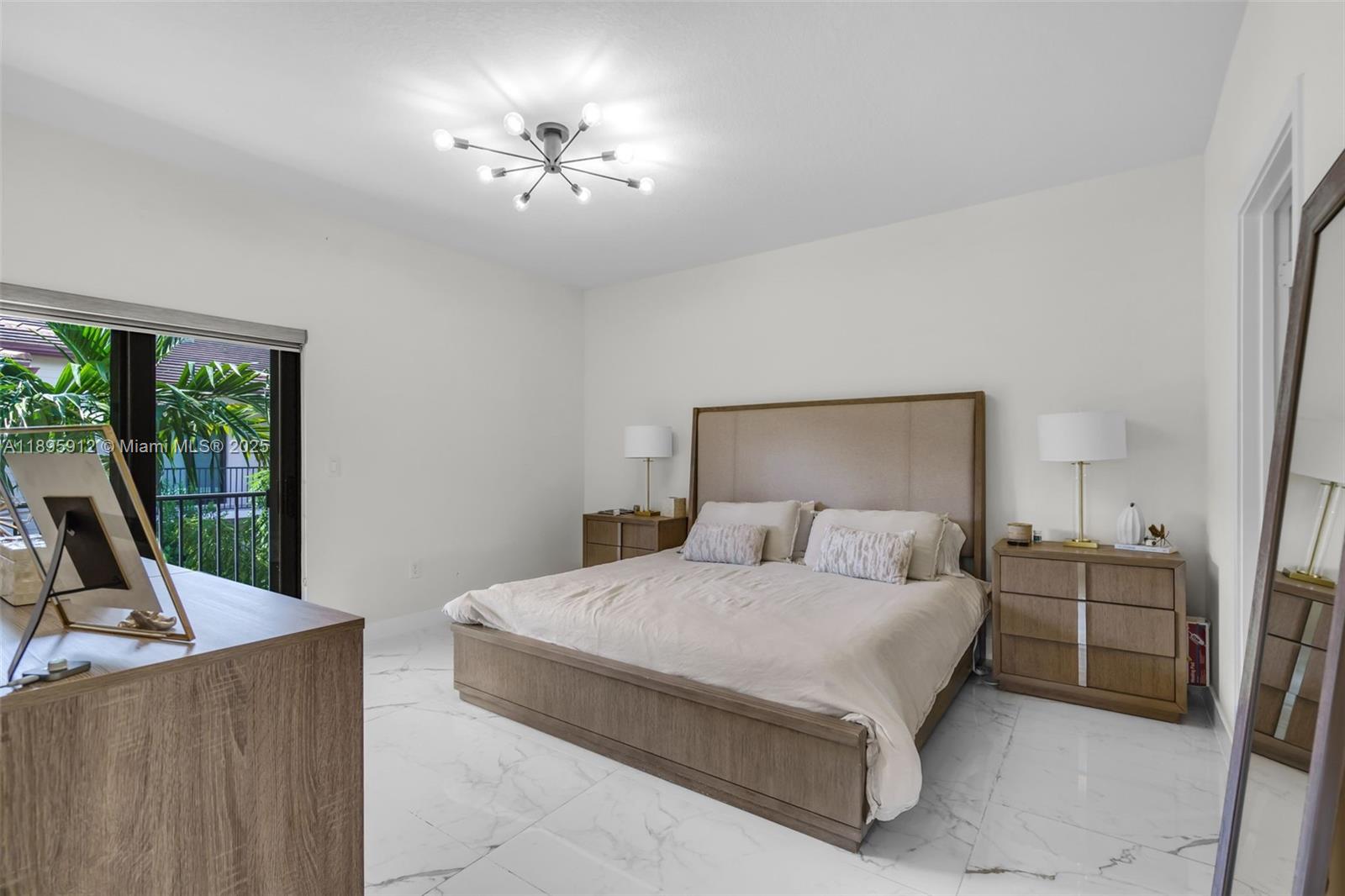 DOWNTOWN DORAL SOUTH PHAS - Residential