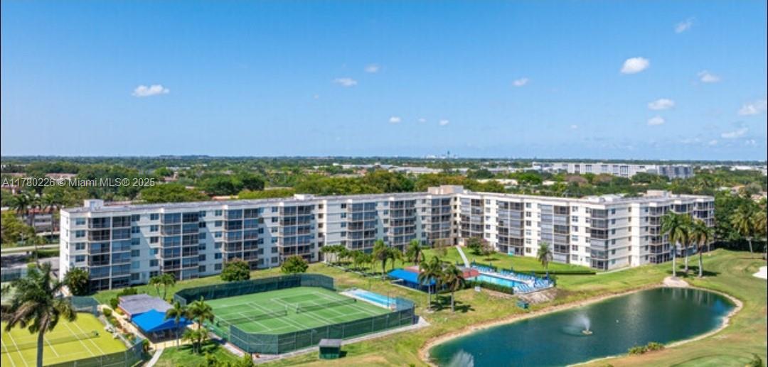 HOLLYBROOK GOLF AND TENNIS - Residential